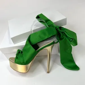 Sandaler Golden Metallic Leather Heel Platform Shoes Green Ribbon Pet Knut Ankel Wrap Open Toe Hollow Pink