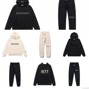 Tasarımcılar Hoodie Mens Hoodies Kadın Kış Kış Adamı Klasik Black White 1977 7 Essentialhoodies Essential Clothing Set Giysileri Sweatshirts ZMTJ ZMTJ