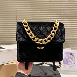 الاتجاهات Women Mini Backpack Matelasse Chain Gold Gold Hardware Equilted Luxury Hand Handbag Outdoor Coin Coin Based Bag Bag Classic الكتف كيس.