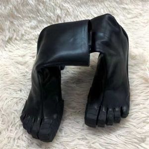 HOT New Women Five Finger Sock Boots Split-toe Pull-on Leather Booties Toe Heeled Black Pink White Luxury winter Design Runway Shoes 230925