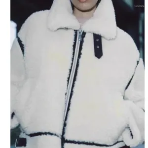 Kvinnors päls kvinna kläder original höst och vinter fleece integrerad fast färg passar mode casual lambrock
