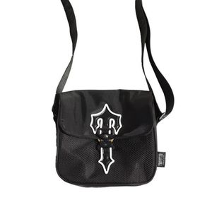 Trapstar Messenger Bag Menpostman Bags 캐주얼하면서도 세련된 디자인은 크고 단순한 299L을 수용합니다.