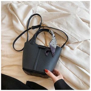 Designer Picotin Lock Bag Pequeno Avançado para Mulheres 2023 Nova Moda Versátil Crossbody Cesta de Vegetais Popular Balde Portátil Este Ano QRVP