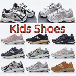 Çocuklar Koşu Ayakkabı 1906s Toddler Spor Sakinleri Bebek Çocuk Runner Spor Sneaker Erkekler Gençlik Ayakkabı Toddlers Trainer Eğitimi Siyah Gri Pembe Ayakkabı