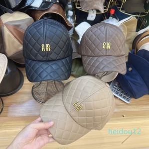 Ball Caps Herren Leder Grid Ball Caps für Männer Frauen Marke Brief Eimer Hut Einstellbar Einfache Luxus Sport m Buchstaben Baseball Hüte Kappe Bindung Sonnenhüte Geschenke