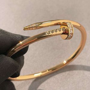 Designer Bracelet Luxury Womens Nail Customized Thin Version of the Light Precision Craft Fashion Smooth Face with Diamond Must Choose Boutique thin nail bracelet