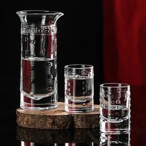 Copos de vinho drinkware estilo chinês espíritos copo dispensador de vinho antigo cristal vidro licor doméstico conjunto atacado copos 231205