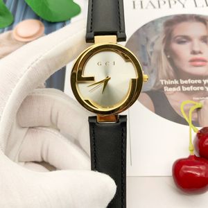 Heißes Geschenk Vintage Quarz Klassiker Alphabet Marker Frau Watch Luxus Designer Uhren Neutral die einfachen Uhren