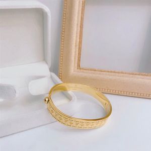 Top Sell Designer Branded Bracelets Women Bangle Designers Letter Bracelet Crystal 18K Gold Plated Stainless steel Wedding Lovers 270o