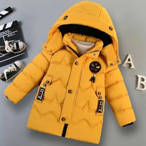 Płaszcz Winter Boys Kurtka solidna kolor litera drukowania zagęszcza, trzymaj ciepły płaszcz z kapturem dla dzieci 4-12 lat moda bawełniana 231204