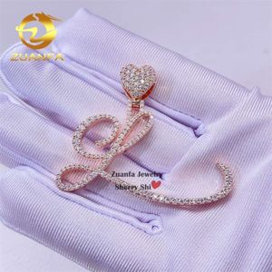 Ciondolo con lettera iniziale personalizzata Sier Vvs Moissanite placcato in oro rosa da 2 pollici di larghezza con cauzione a cuore