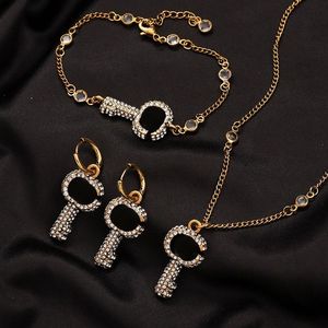 Fashion designer necklace bracelet jewelry set double letter crystal embellished full of diamond key pendant ladies metal chain br233G
