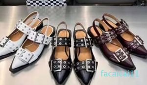 Sandálias Moda Mulheres Ponto de Toe Strap Metal Buckle Back Rivet Flat com uma palavra cinto sólido elegante sapatos de chinelos sexy grandes