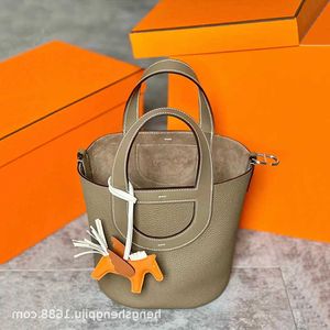 Designer Picotin Lock Bag and Autumn Winter 2023 New Vegetable Basket Baotou Layer Cowhide Women's stora kapacitet handväska hink liten 6f5x