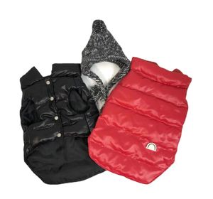 Vestiti per cani firmati Gilet per animali domestici addensato caldo invernale rosso nero Gilet in cotone per animali domestici Teddy corgi Etichettatura logo grande cappotto per cani XS-4XL