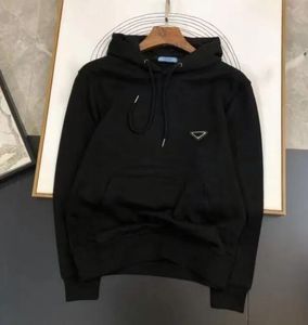 Tasarımcılar Erkek Hoodie Moda Kadın Üçgen Hoodies Moda Sweatshirt Yuvarlak Yuvarlak Boyun Uzun Kollu Giysiler Açık havada Sweatshirts Ceket Siyah Beyaz Jumper'lar