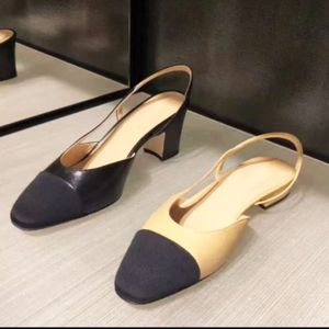 10A Retro Mirror Quality Designer Summer Beach Sandals Casual Fashion 100 Leather Shoes Belt Buckle Thick Heel Heels Baotou Lady Flat Work Women Dress Shoes