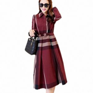 Designer-Kleid Europa US Hot Style Bleistiftrock Persönlichkeit Mode langärmeliges Kleid Knöpfe Neues hohes P-Buchstabe-Reißverschluss beiläufiges dünnes Kleid Kleidung Bur 546M #