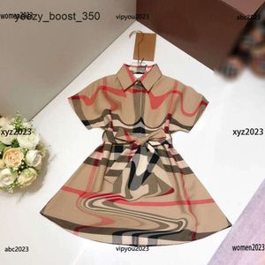 Kvalitet Burberyity Luxury Designer Kids Dress Summer Cross Stripe Kjol Design Girl Dress Lapel Storlek 100-160 Produkt CM Hög B9AD