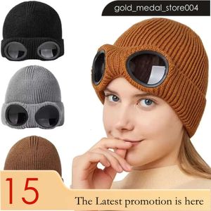 CP Hat Goggle Cp Beanie Tasarımcı Şapkalar Erkekler için Şaptalı Örgü Yün Bonnet İki lens Gözlük Kafatası Kapakları Yün Kış Kış Şapkası Katı Renk 604