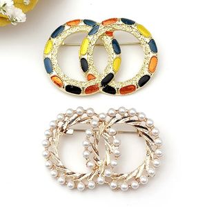 Pins Brooches Fashionable design with pearl colored enamel double loop brooch non slip metal ring clip women's summer daily collar button accessories 231206