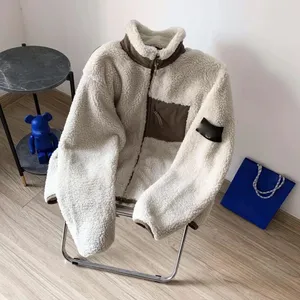 Tasarımcı Ceket Erkek Jumper Rozet Sweatshirt Puffer Ceket Erkek Kargo Pantolon Çekme Palto Palto Kış Kalın Uzun Kollu Fermuar Hoodie Kuzu Stil Şort M-2XL