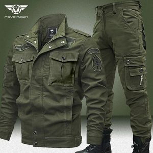 Tute da uomo Big Size 6XL Set militari Uomo Primavera Autunno Bomber Giubbotti Pantaloni cargo multitasche Set da 2 pezzi Cappotti da volo antivento 231206