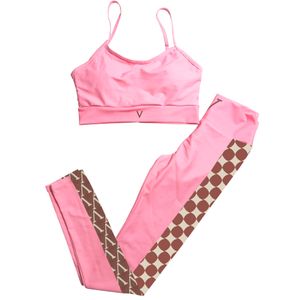 Conjunto de mallas con chaleco y tirantes para mujer, traje deportivo de verano, sujetador de Yoga acolchado sexy con estampado de letras, pantalones ajustados de cintura alta, ropa de entrenamiento al aire libre