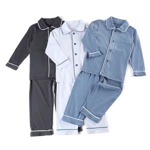Pijamas 100% algodão criança meninos e meninas pijamas família combinando crianças natal cor sólida plissado crianças pijamas 231202