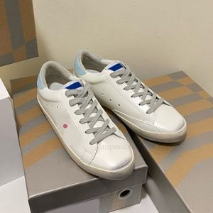 Sapatos de grife fora do escritório tênis casuais sapatos masculinos mulheres de couro plana designer treinadores tênis brancos dourados C120602