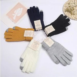 Cinco Dedos Luvas Mulheres Homens Inverno Quente Touch Screen Stretch Knit Mittens Lã Dedo Completo Guantes Feminino Crochet Glove 231205