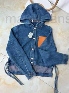 Herrjackor Designer 2023 tvättade denim Autumn New Leather Logo Hooded Cotton Denim Women XRV3