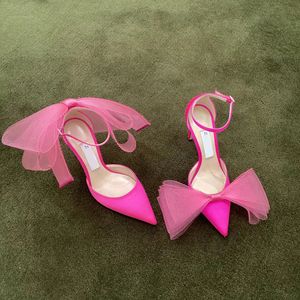 Designer Sandaler Luxury Women High Heels Pink Black White Tie Bow Sandals Asymmetric Bow Mesh Wedding Sexy Party Storlek 35-40