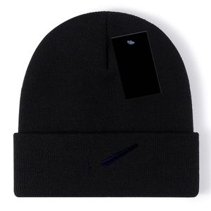 Yeni Moda Tasarımcı Şapkaları Erkek ve Kadınlar Beanie Sonbahar/Kış Termal Örgü Şapka Kayak Markası Bonnet Yüksek Kaliteli Kafatası Şapkası Lüks Sıcak Kap X-16