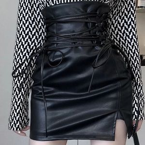 Röcke Schwarz Leder Mini Frauen Gothic Hohe Taille Slim Fit LaceUp Bleistift Rock Weibliche Sexy Club Zurück Reißverschluss Split Tasche hüfte 231206