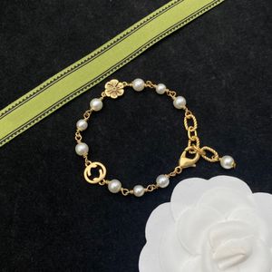 Designerarmband G Juveler Designer för kvinnor Charm Armband Pearl Flower Armband Womens Armband Presents