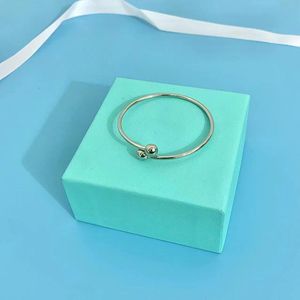 Çin Lüks Marka Top Tasarımcısı Charms Women Girls için Bileklik Bileklik S925 STERLING Gümüş Klasik Lotus Öğretmenleri Güzel Aşk Bangles Bilezik Mücevherleri