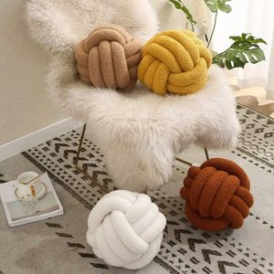 Cushion/Decorative Hand-woven Knotted Ball Throw Lamb Velvet Cushion Sofa Decoration Throw Living Room Spherical Cushion Bedside Back