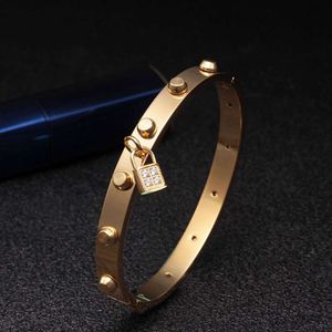 Designer Bracelet Jewelry gold bracelet banglehighquality L sweet fashionable rhinestone lockshaped round dot Liuding stainless steel jewelry