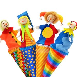 Plyschdockor baby leksak söt clown pop up puppets 23 cm trä teleskoppinne doll barn barn födelsedagspresenter plysch leksaker för spädbarn 231206