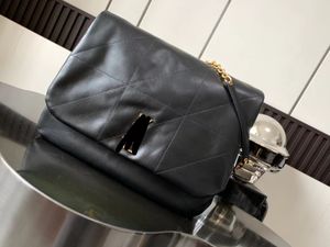 This bag is made of Italian lambskin. Classic retro, breaking elements, very fashionable, versatile for commuting, super large capacity, must-have item