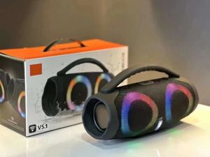 Динамики для сотовых телефонов Мощный Bluetooth-динамик, портативный RGB-цветной светильник, водонепроницаемый беспроводной сабвуфер, стереофонический объемный звук на 360 градусов, TWS FM-динамик 231206