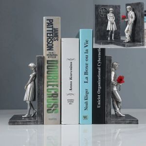 Dekorative Objekte, Figuren, Buchstützen, Buchhalter, Banksy-Skulptur, Heimdekoration, Bücherregal, Dekoration, Wohnzimmer, Bibliothek, Büro, Ausstellungsstück 230321