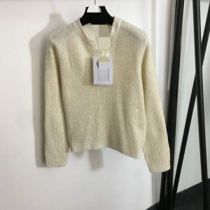 Designer Women Sweater Runway Autumn Womens Sweaters märke samma stil långärmad svart vit pullover svarta modekläder av hög kvalitet CHG2312065-25 Winewing