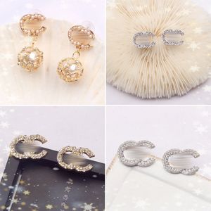 Blandad enkel guldpläterad Sier -varumärkesdesigners brev Stud Geometriska berömda kvinnor Round Crystal Rhinestone Pearl Earring Wedding Party Jewerlry Hot