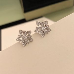 Lotus Stud Earrings Full Drill 단일 꽃 Vanly Earrings Silver-Plated 쉽지 않은 알레르기 중공 디자인 이어링은 영리합니다.