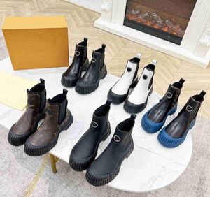Siyah deri yakut düz ayak bileği botları kadın platformu tıknaz martin boot elastik yan paneller daire imza hafif kauçuk taban spor ayakkabıları