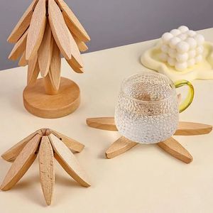 Koppar Saucers Creative Wood Tree Shape Coasters Tabletten Mat Tekanna Trivet Mat Christmas Heat Isolation Mat Kök Bordbidrag Skål Mattor 231206