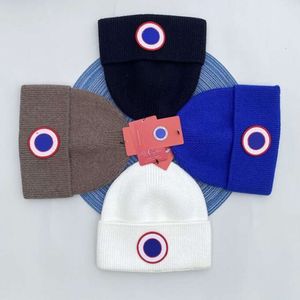 23 NOWOŚĆ PROJEKTACJA CAPS DTYLISH GOOSE SKULL CAP LITET MĘŻCZYZN MĘŻCZYZN KOBIETA WŁAŚCIWE WOOC HAT Canada Unisex Ski A2