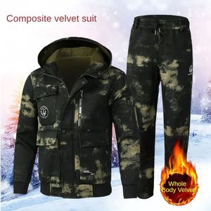 Mens Tracksuits Poliéster Algodão Pelúcia Camuflagem Terno Ao Ar Livre Roupas de Trabalho Proteção de Trabalho Outono e Inverno Jaquetas Quentes Calças 231206